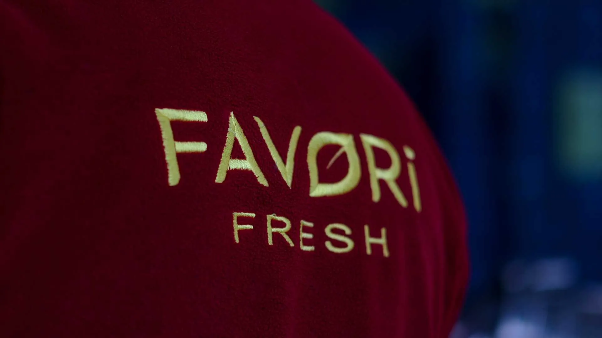 Favori Fresh markalı ekip kıyafeti detayı